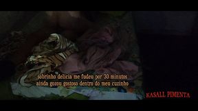milf safada divide a cama com jovem! jovem veio passar final de semana em sua casa, e ela tramou para que tivessem que dividir a cama