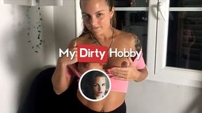 Hot - Arya_LaRoca Feels Lonely & Bored So She Seduces Her New Neighbour To Fuck Her