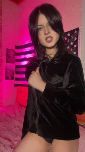 Come closer Im teasing you on OF