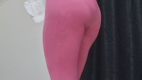 Extreme Pad Bulge Leak Test in Tight Leggings – Visible Pee Pressure Check Under Clothing. Will It Leak?