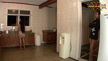 Patroa caiu de boca na xota da empregada