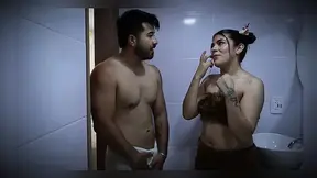 I TAKE A SHOWER AT MY NEIGHBOR'S HOUSE THE TIKTOKER AND WE END UP FUCKING IN THE MIDDLE OF THE LIVE