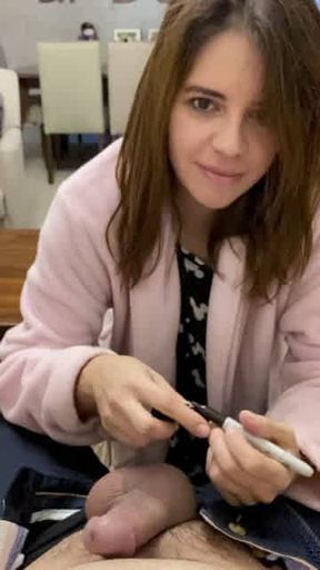 La puta de Nancy marcando verga