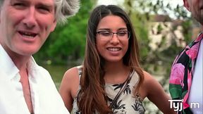 Stunning brunette Roxy Lips giving a great footjob!