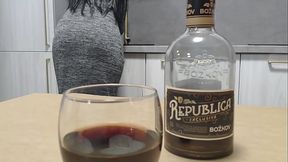 I'_m a bad wife. Husband'_s best friend seduced me and filled my pussy with cum (Husband was in the store)