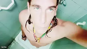 The Life Of The Sexy Guy In The Gym Is More Complicated