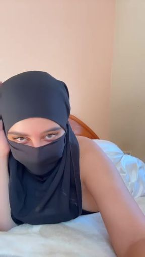 Cute face, thick ass