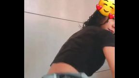 Novinha Dan&ccedil_ando Funk