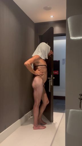 The hotel staff brought my food   Clip 2