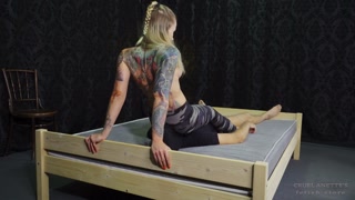 Face sitting - Smother - Pry her off - Minnie Manga - Mistress Anette