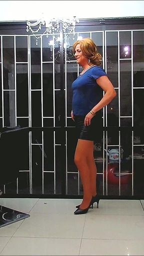 Crossdresser Fernanda Gomez in a Hair Salon