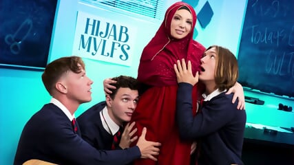 Kiki Daire - Muslim School