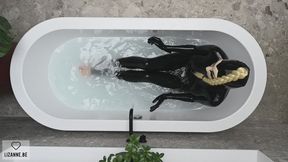 Bathtub latexdoll