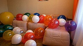 Marilyn Poppins mass popping 4K UHD