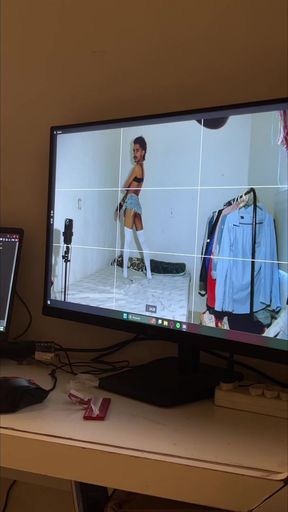 Sex Siren with Cumshot