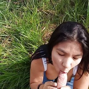 MATEUR BLOWJOB OUTDOORS, CUM ON THE MOUTH AND FACE.. CUMSHOT ON FACE