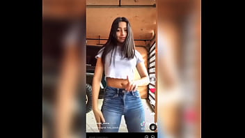 Lizbet molina linda chica bailando