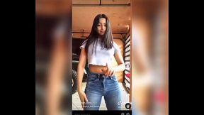 Lizbet molina linda chica bailando