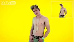 MC Berti - Pau de Selfie (Clipe Oficial)