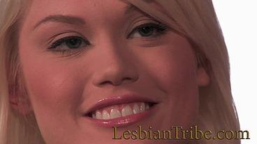 Vicki Chase and Ash Hollywood Licking Pussy