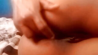 Maman fille se masturbe