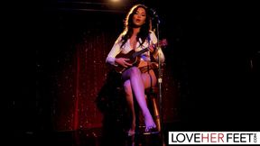 Kinky Asian foot goddess Scarlett Alexis worships her own feet