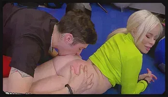 Seductive MILF Nikki Delano Workout & Cum-Filled Scene