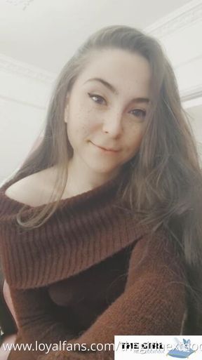 Playing with my pussy on my gaming chair 🤭