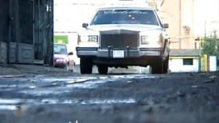 Intensiver Anal-Gangbang für die kurvigen, brünetten MILFs Alexa May und Claudia Ferrari mit Blowjobs, Sperma im Mund und Gruppensex