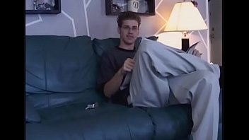 Sensual non-professional teen can'_t live without riding cock in spicy modes