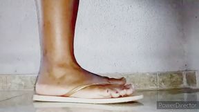 Woman Brazilian walking barefoot and poses perfects part 1