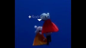 Garota mamando intensamente a sua amiga