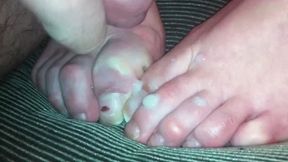 JERK OVER NATURAL RAW TOES - PHOTO VIDEO - FULL HD