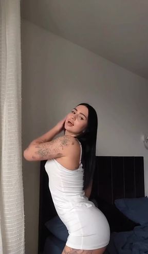 Curvy solo babe shows off her body on OnlyFans