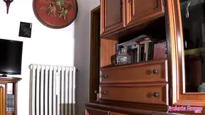 Famous social media influencer Farnese shares her erotic realities in a threesome