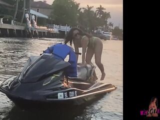 Public Cunt Eatting on Jetskis