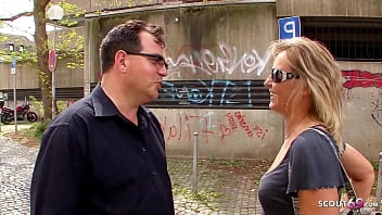 Reife Deutsche MILF Tina trifft fr&uuml_heren Freund und fickt spontan fremd in ihrer Wohnung