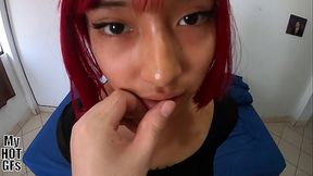 Jovencita pelirroja de 18 a&ntilde_itos folla como una diosa!