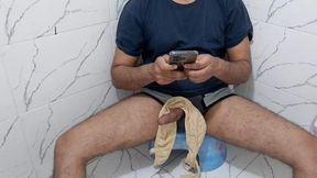 Stepmom accidentally sends nude photos to stepson