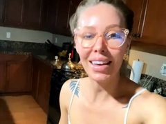 Cute amateur webcam teen girl toying pussy on webcam