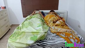 Sexo casero con mi sobrina que comparte cama  me la termino cogiendo