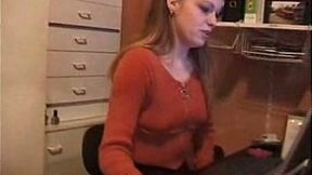 Kyla King doesn't mind to get a pay raise for a good blowjob in the office