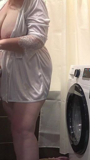 A Home Camera Watches a Mature Wife. a Curvy MILF Behind the Scenes. PAWG.
