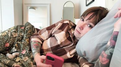 Bored Tattooed Wife MILF Gives Reluctant GFE Handjob POV
