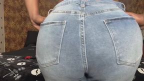 Bree Dirty Talks & Farts in Jeans