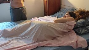 Amateur Couple Having Sex in the Morning - the Naughty Girl Receives a Creamie.