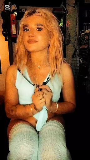 Blonde Slut Dancing
