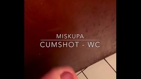 Miskupa  - Cumshot - WC &ouml_ffentlich