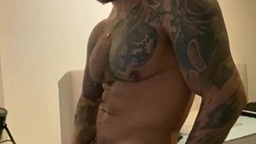 I want to destroy your bottom dady bear big muscle latino and tattoed - VIKTOR ROM -