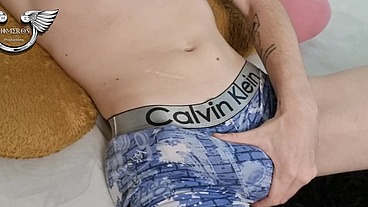 a delicious white cock jerking off thinking about another cock that could be his, he goes down on his mouth